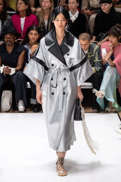 Look 33